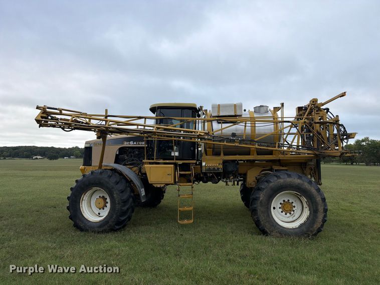 image for item FN2627 AGCO RoGator 1274 sprayer