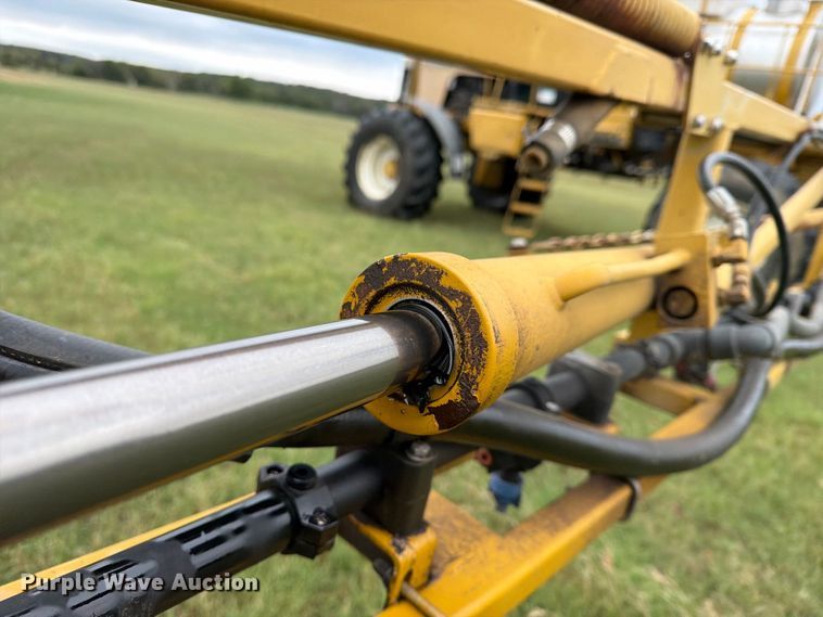 image for item FN2627 AGCO RoGator 1274 sprayer