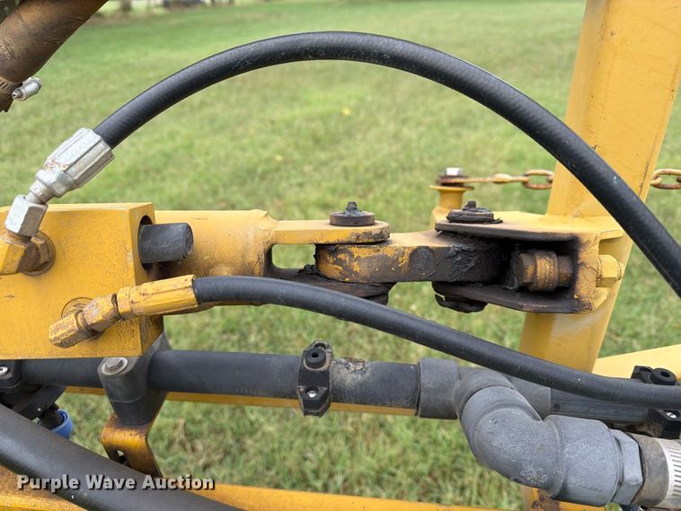 image for item FN2627 AGCO RoGator 1274 sprayer