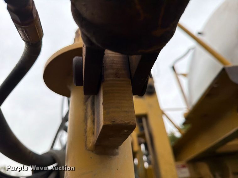 image for item FN2627 AGCO RoGator 1274 sprayer