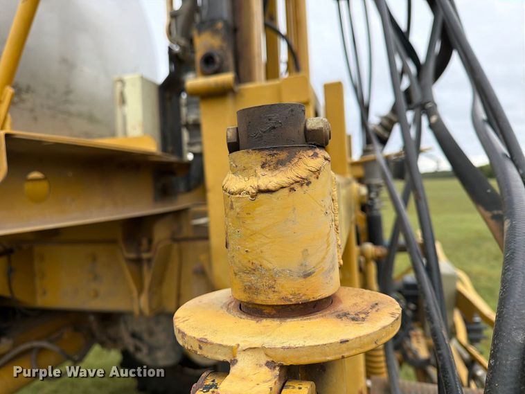image for item FN2627 AGCO RoGator 1274 sprayer