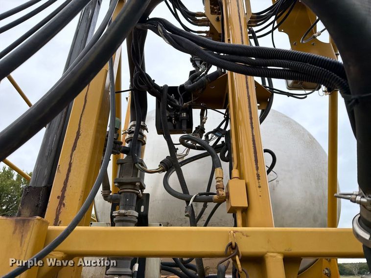 image for item FN2627 AGCO RoGator 1274 sprayer