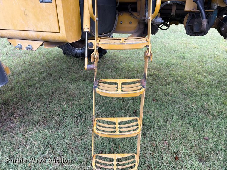 image for item FN2627 AGCO RoGator 1274 sprayer