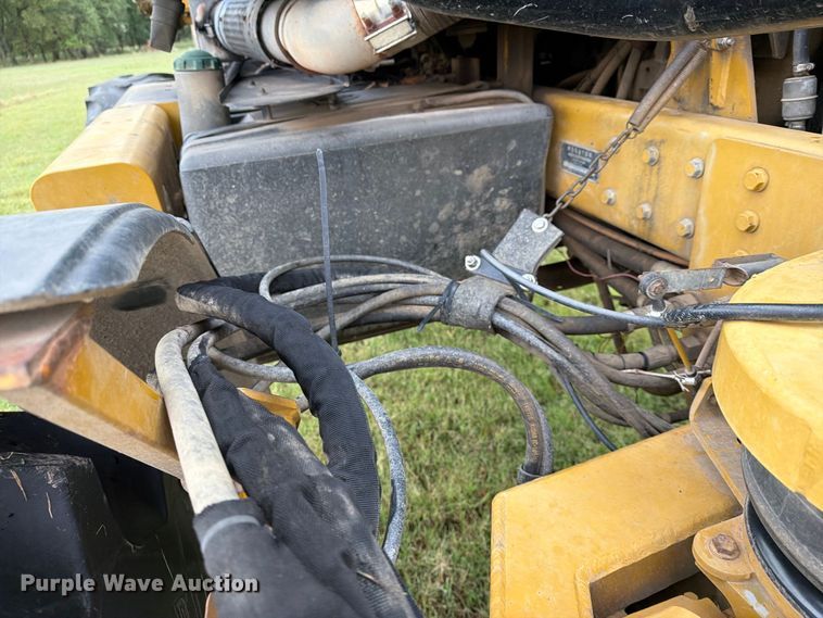 image for item FN2627 AGCO RoGator 1274 sprayer