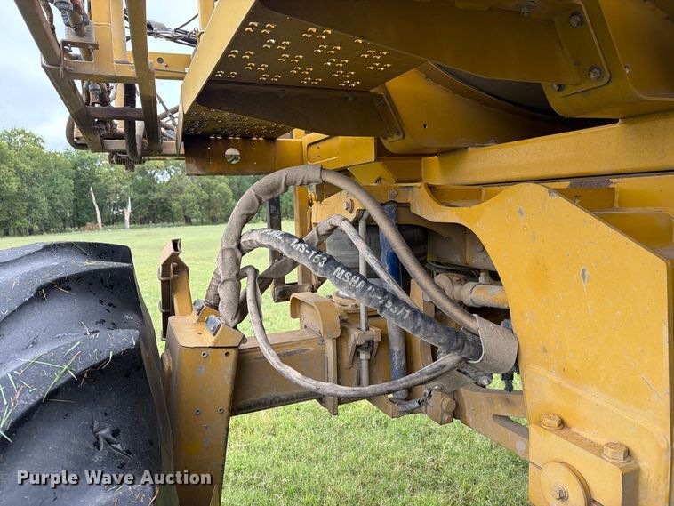 image for item FN2627 AGCO RoGator 1274 sprayer