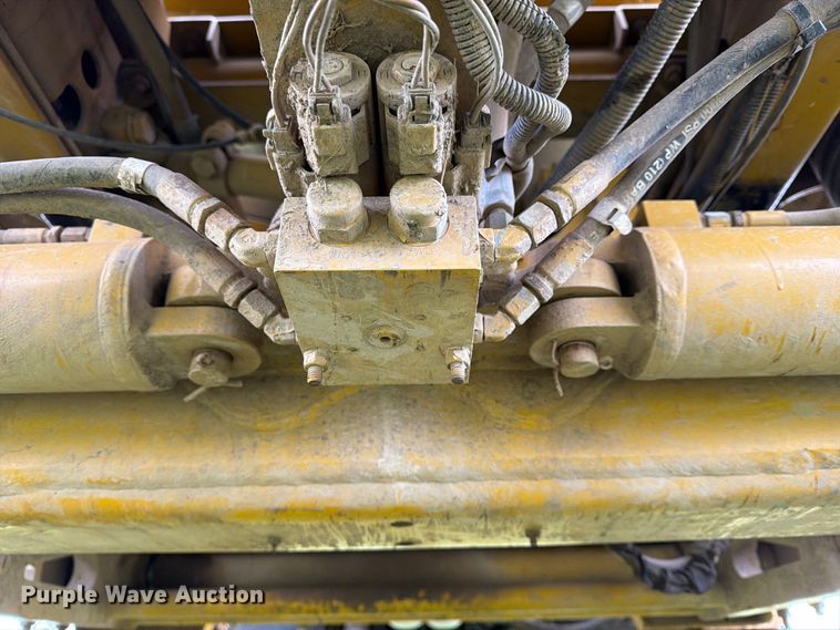 image for item FN2627 AGCO RoGator 1274 sprayer
