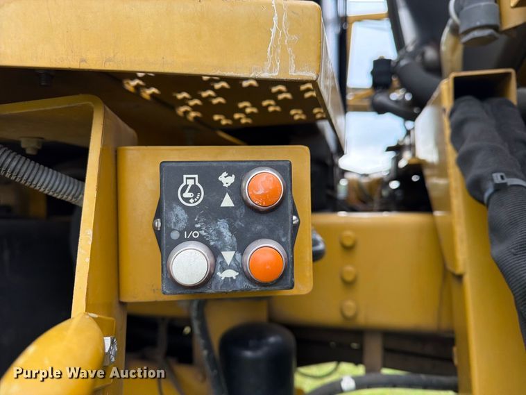 image for item FN2627 AGCO RoGator 1274 sprayer