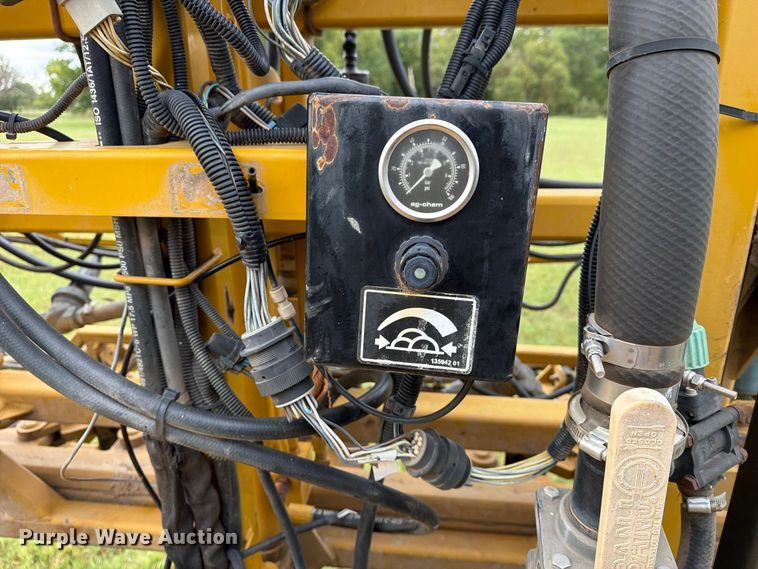 image for item FN2627 AGCO RoGator 1274 sprayer