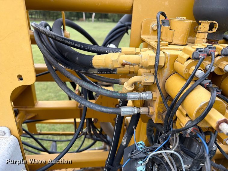 image for item FN2627 AGCO RoGator 1274 sprayer