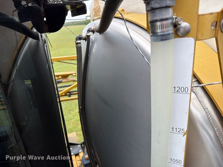 image for item FN2627 AGCO RoGator 1274 sprayer