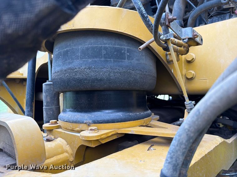 image for item FN2627 AGCO RoGator 1274 sprayer