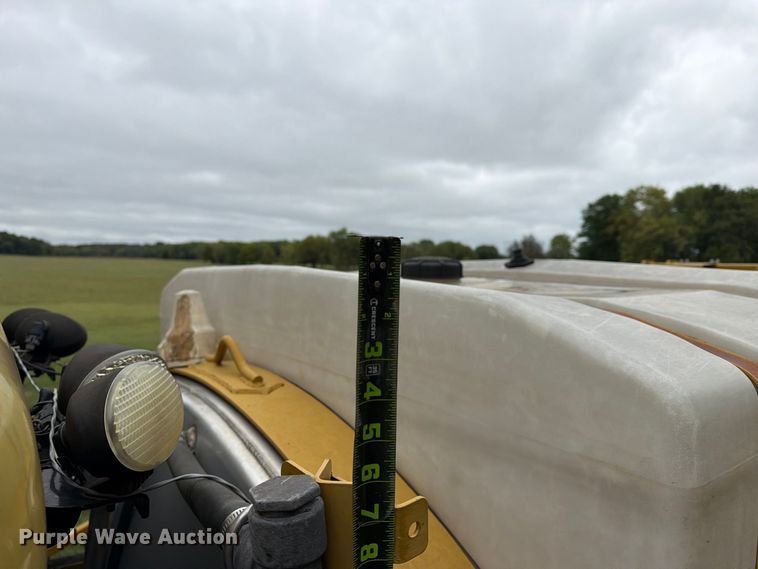 image for item FN2627 AGCO RoGator 1274 sprayer