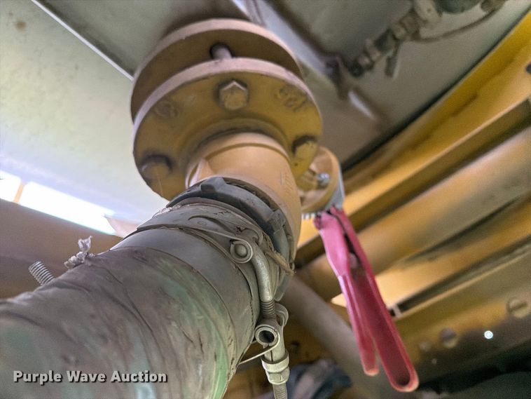 image for item FN2627 AGCO RoGator 1274 sprayer