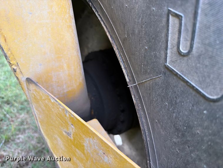 image for item FN2627 AGCO RoGator 1274 sprayer