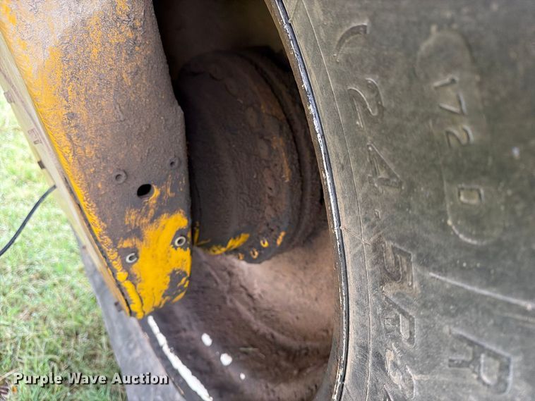 image for item FN2627 AGCO RoGator 1274 sprayer