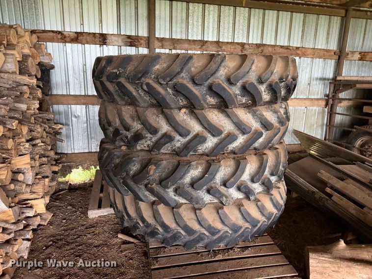image for item FN2627 AGCO RoGator 1274 sprayer