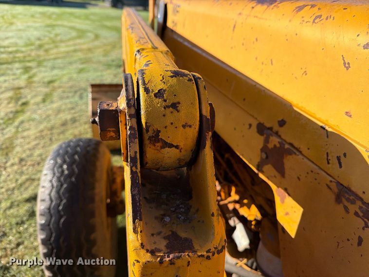 image for item FN2629 1972 Massey Ferguson MF 31 industrial tractor