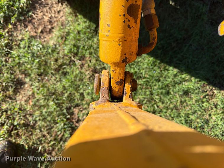 image for item FN2629 1972 Massey Ferguson MF 31 industrial tractor