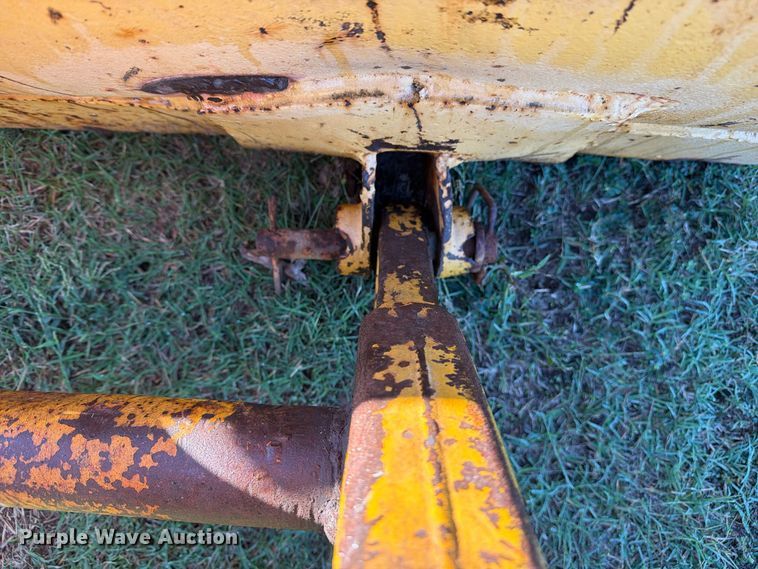 image for item FN2629 1972 Massey Ferguson MF 31 industrial tractor