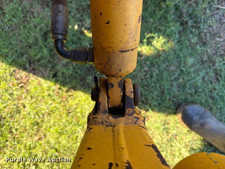 image for item FN2629 1972 Massey Ferguson MF 31 industrial tractor
