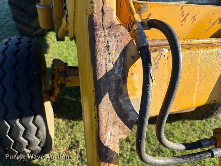 image for item FN2629 1972 Massey Ferguson MF 31 industrial tractor