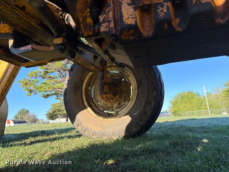 image for item FN2629 1972 Massey Ferguson MF 31 industrial tractor