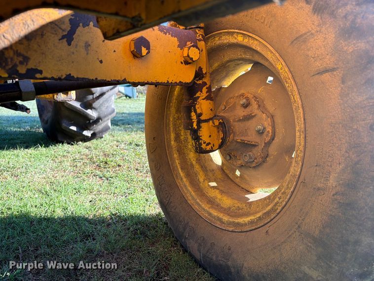 image for item FN2629 1972 Massey Ferguson MF 31 industrial tractor