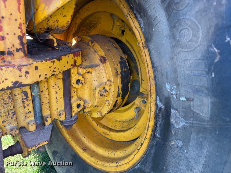 image for item FN2629 1972 Massey Ferguson MF 31 industrial tractor