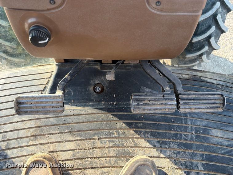 image for item FT6329 2007 John Deere 8230 MFWD tractor