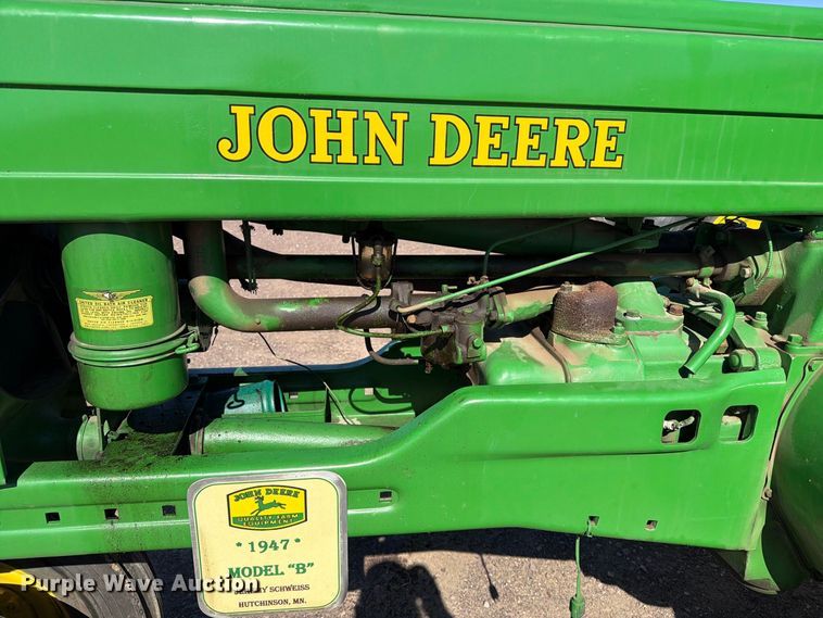 image for item FT6846 1947 John Deere B tractor