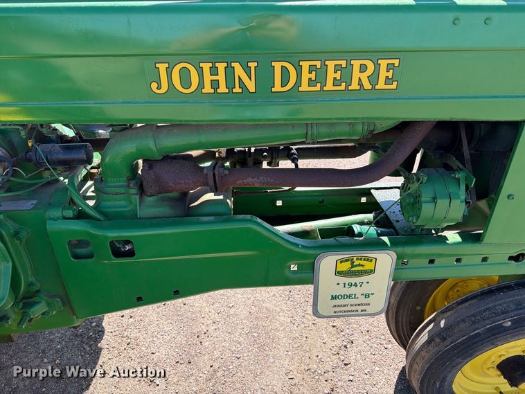image for item FT6846 1947 John Deere B tractor