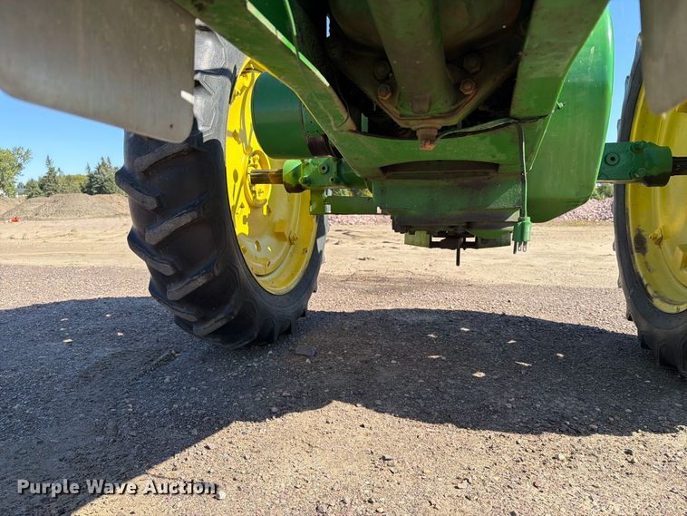 image for item FT6846 1947 John Deere B tractor