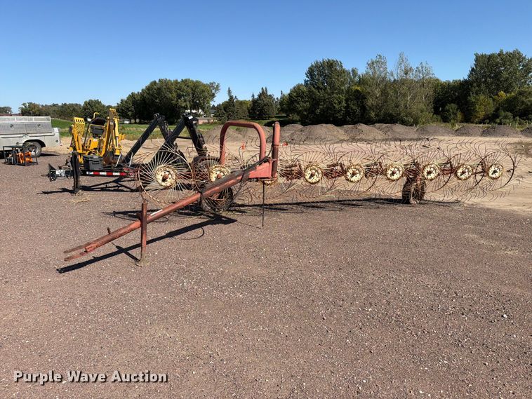 image for item FT6848 Columbia TR79 hay rake