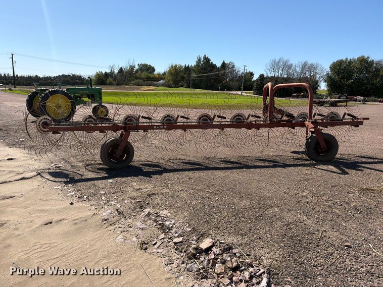 image for item FT6848 Columbia TR79 hay rake
