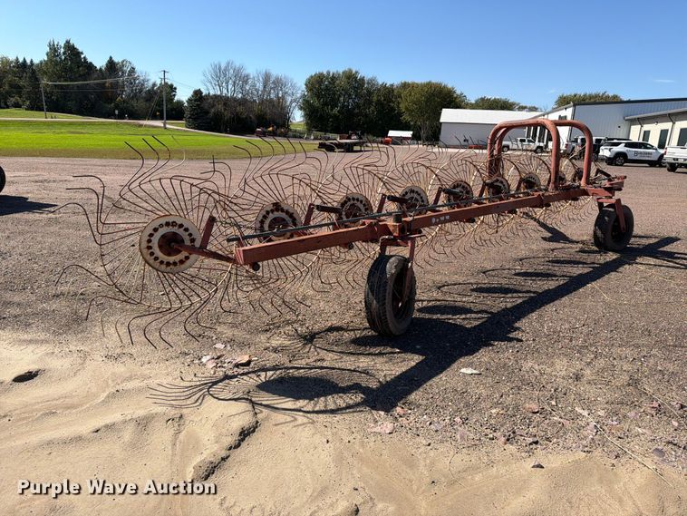 image for item FT6848 Columbia TR79 hay rake
