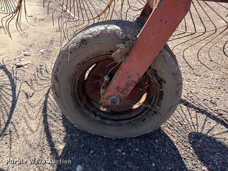 image for item FT6848 Columbia TR79 hay rake