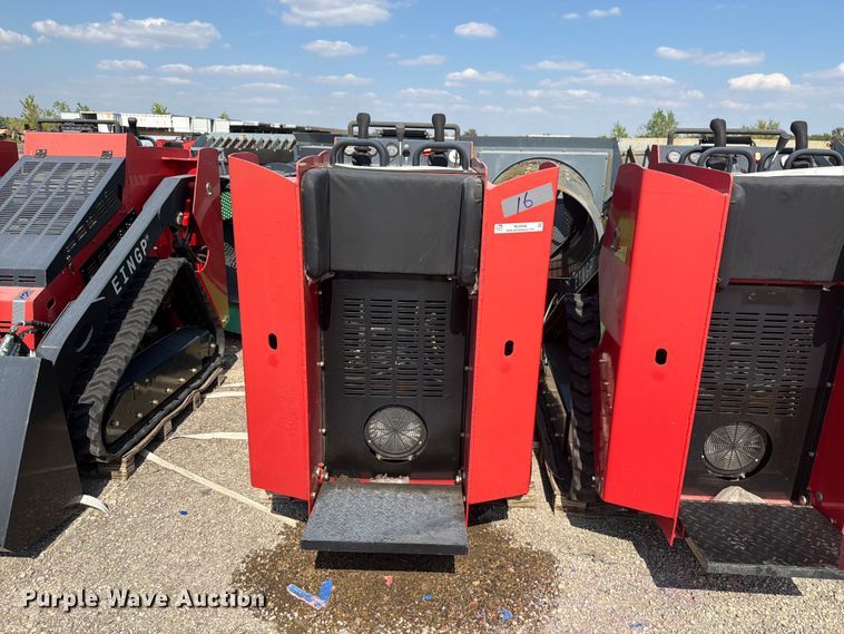 image for item NC9946 2024 Erie Industries SCL850 compact utility loader