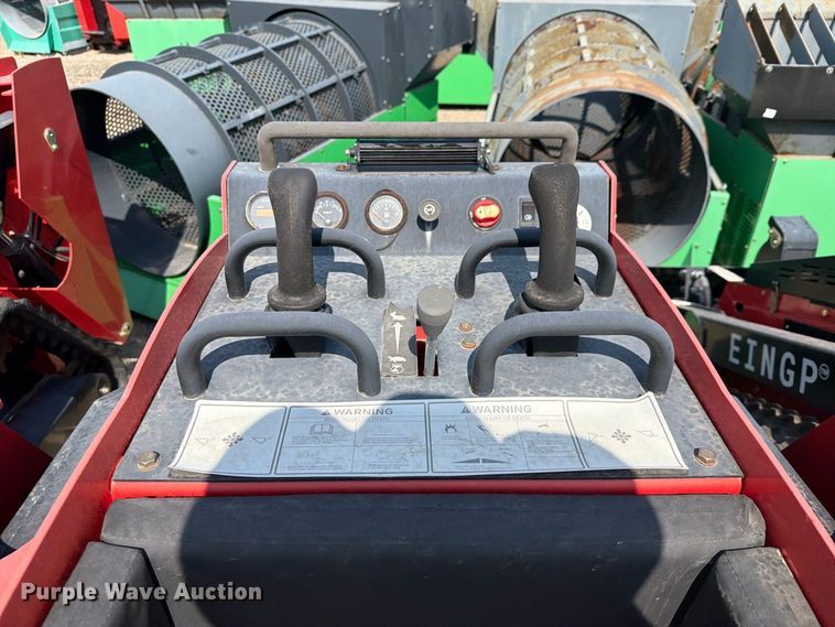 image for item NC9946 2024 Erie Industries SCL850 compact utility loader