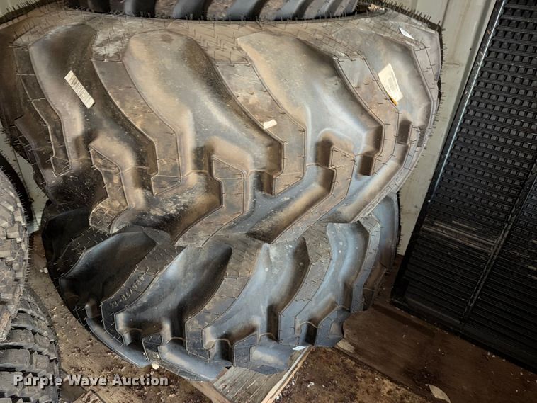 image for item NF9733 (4) tires and wheels