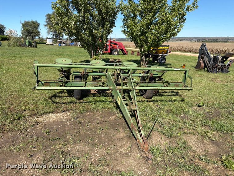 image for item NF9738 John Deere 494A planter