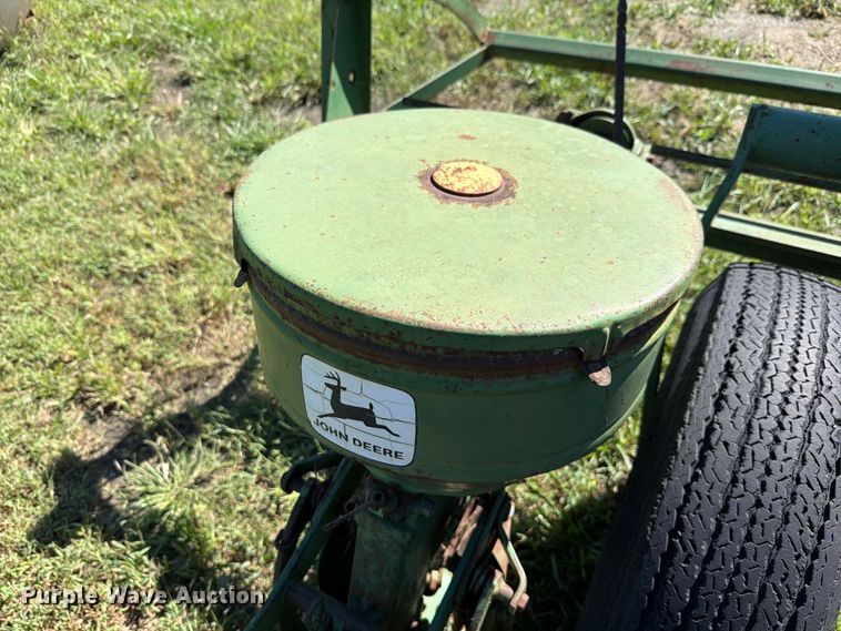 image for item NF9738 John Deere 494A planter