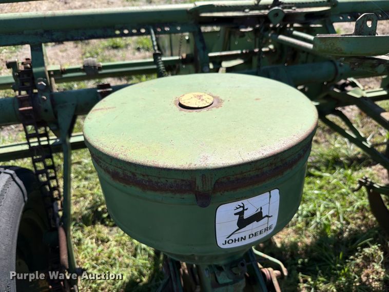 image for item NF9738 John Deere 494A planter
