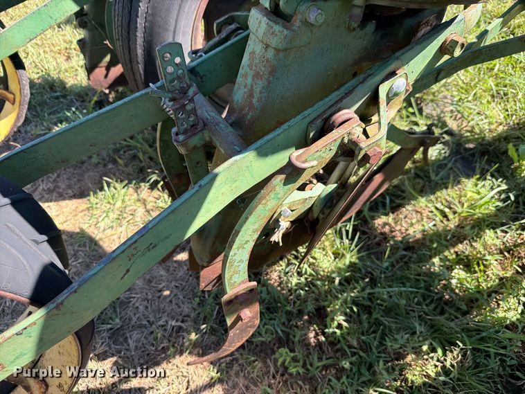 image for item NF9738 John Deere 494A planter
