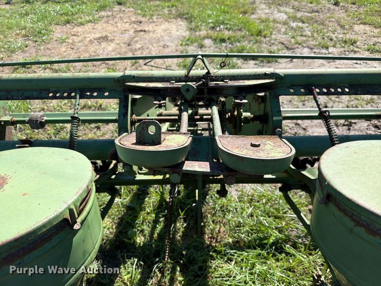 image for item NF9738 John Deere 494A planter