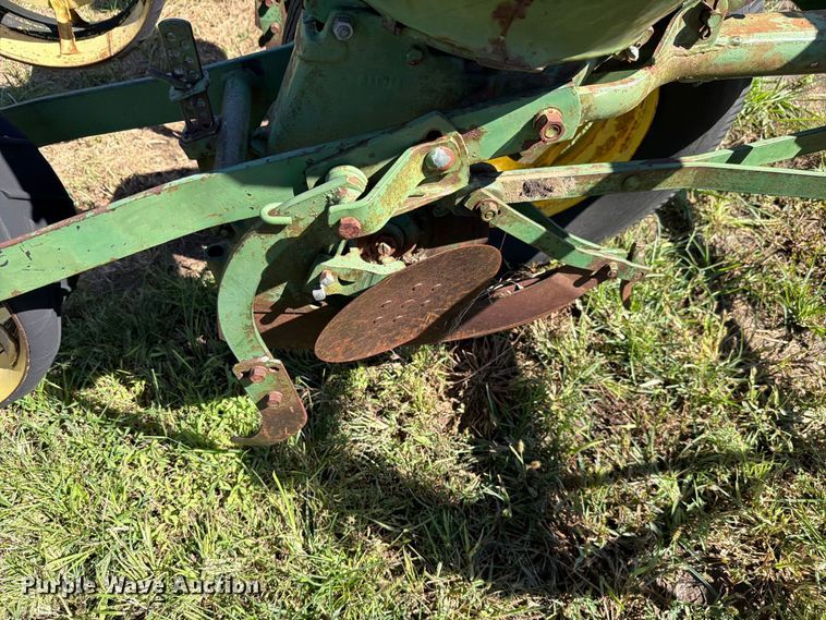image for item NF9738 John Deere 494A planter