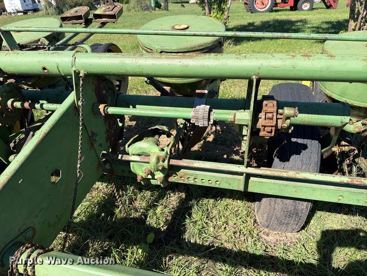 image for item NF9738 John Deere 494A planter