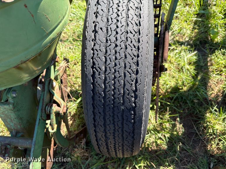image for item NF9738 John Deere 494A planter