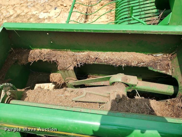 image for item YA4555 2019 John Deere 348T small square baler