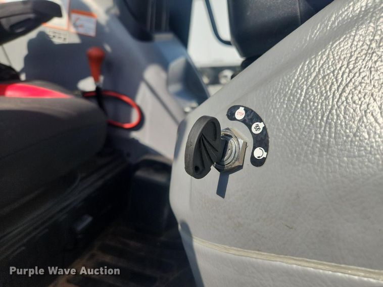 image for item YA4953 2020 Mahindra MFWD tractor