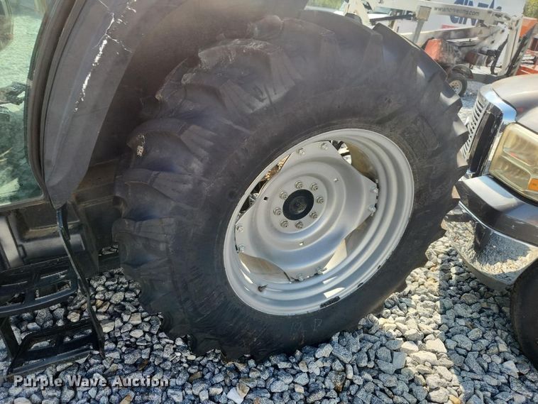 image for item YA4953 2020 Mahindra MFWD tractor